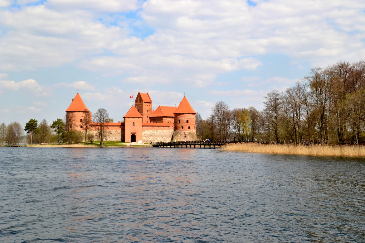 The Clever Trick Hidden in the Corners of Trakai Island Castle
