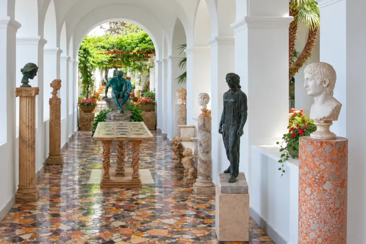 The Doctor Who Built a Dream Home on an Emperor's Ruins